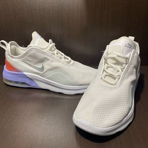 Nike Air Max Motion  Women Size 11 Running Shoes
